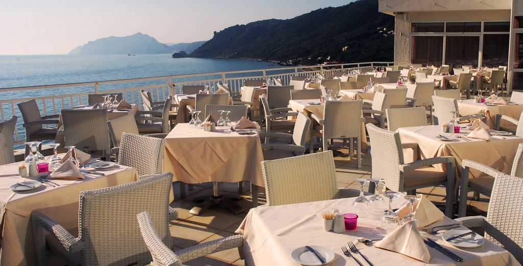 Aquis Agios Gordios Beach 4*