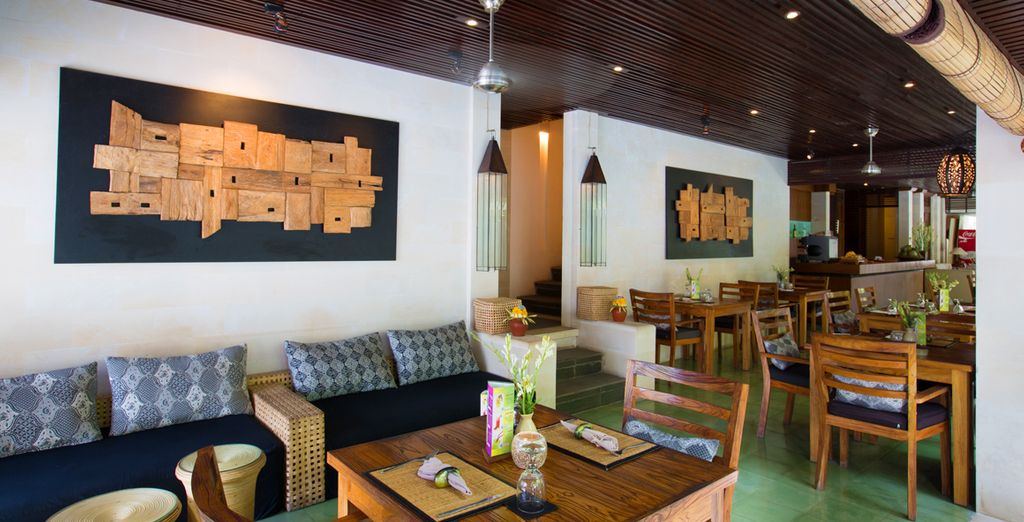 Ubud Village Monkey Forest Hotel 4* & Melia Bali 5*