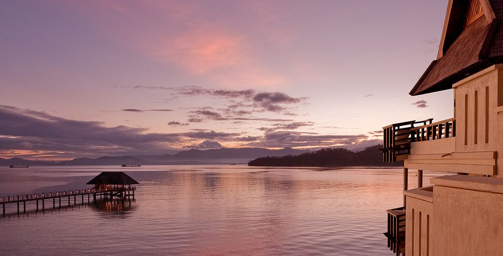 Hotel Stripes Kuala Lumpur 5* + Gaya Island Resort 5*