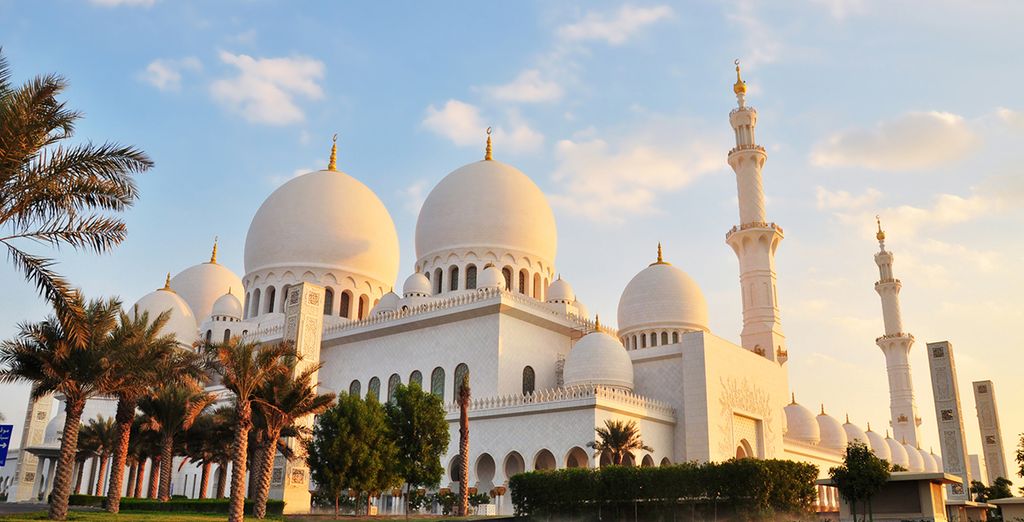 Mövenpick Jumeirah Lakes Towers 5* & The Ritz-Carlton Abu Dhabi Grand Canal 5*