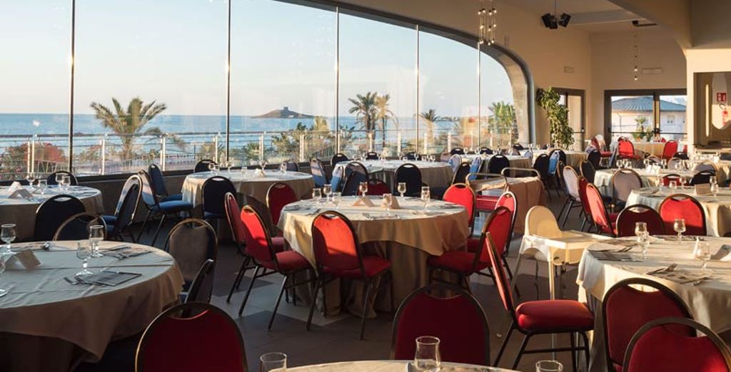 Saracen Sands Hotel & Congress Centre 4*