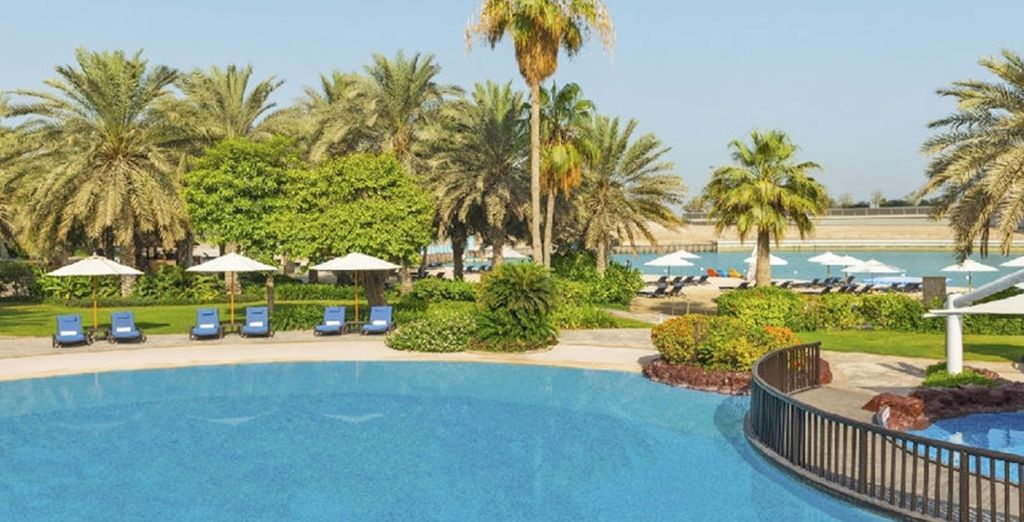 Pullman Dubai Jumeirah Lake Towers + Sheraton Abu Dhabi