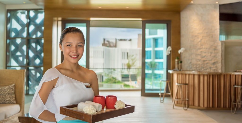 Sofitel Philippine Plaza Hotel 5* e Crimson Boracay Resort 5*