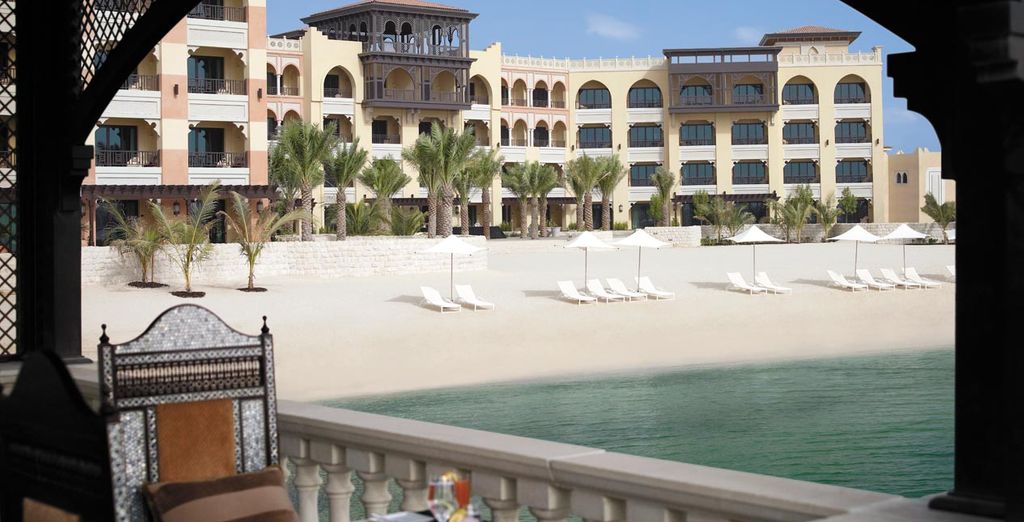 Shangri-La Hotel, Qaryat Al Beri 5*