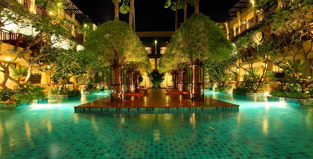 Sibsan Luxury Rimping 5* + The Quarter Ari 4* + Burasari Phuket 4*