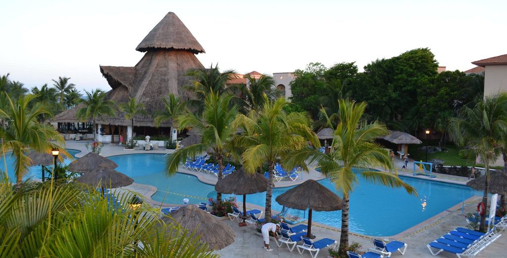 Sandos Playacar Beach Resort 5*