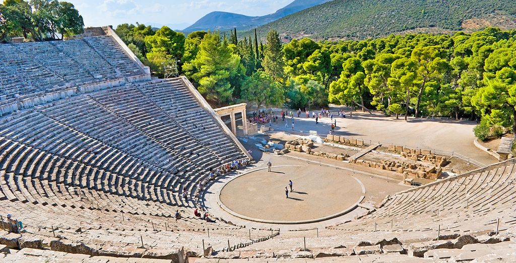 Tour del Peloponneso in Fly & Drive