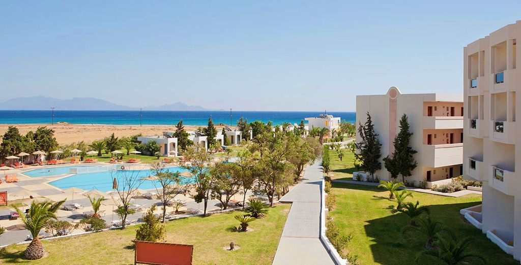 Sovereign Beach Resort 4*