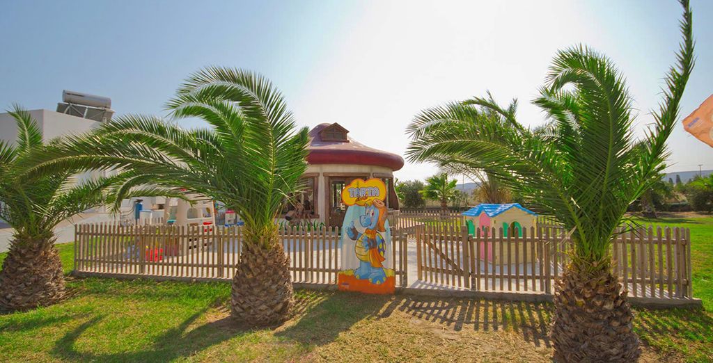 Sovereign Beach Resort 4*
