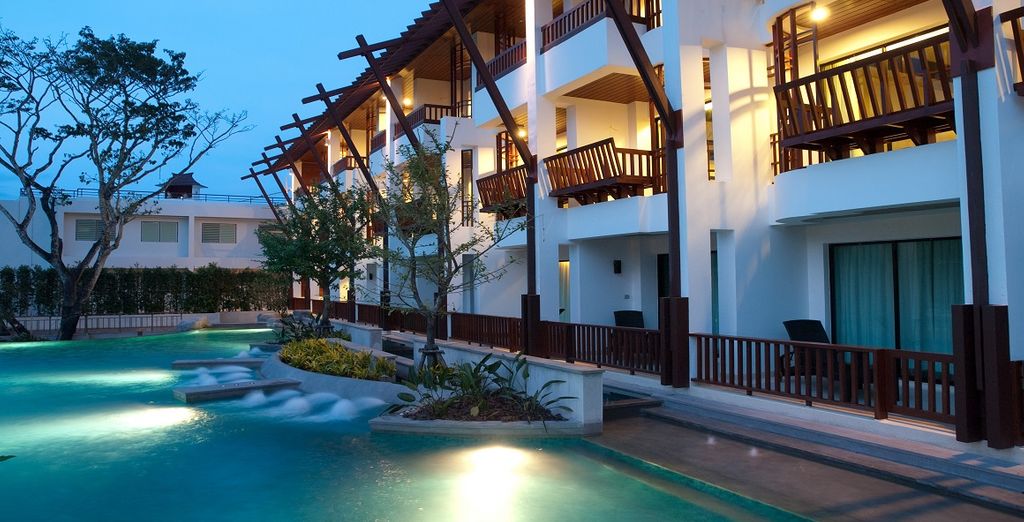 Century Park Bangkok 4* + Element Krabi 4*
