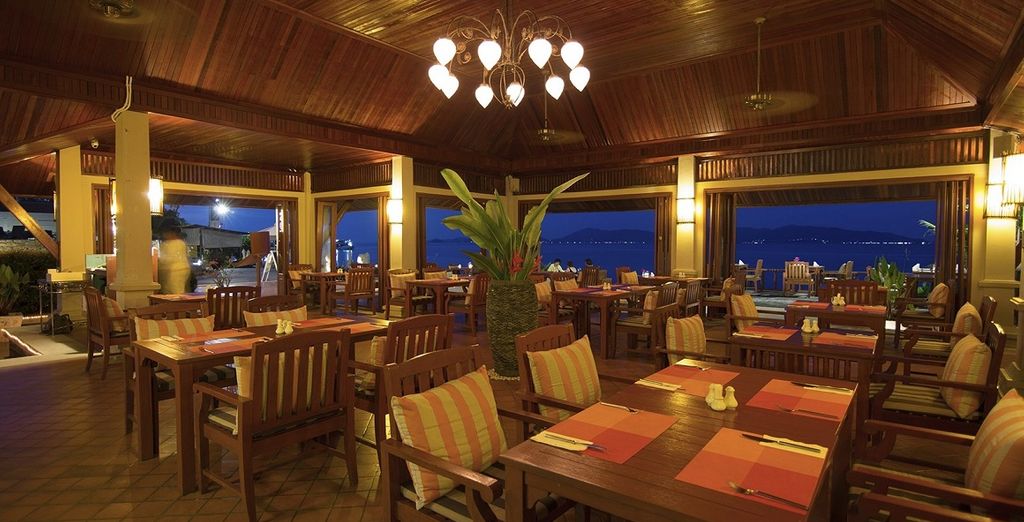 Maikhao Palm Beach Resort & Holiday Inn Resort Phi Phi Island & Samui Buri Beach Resort