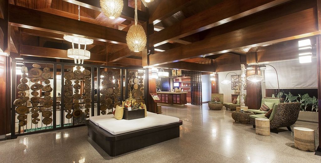 Maikhao Palm Beach Resort & Holiday Inn Resort Phi Phi Island & Samui Buri Beach Resort