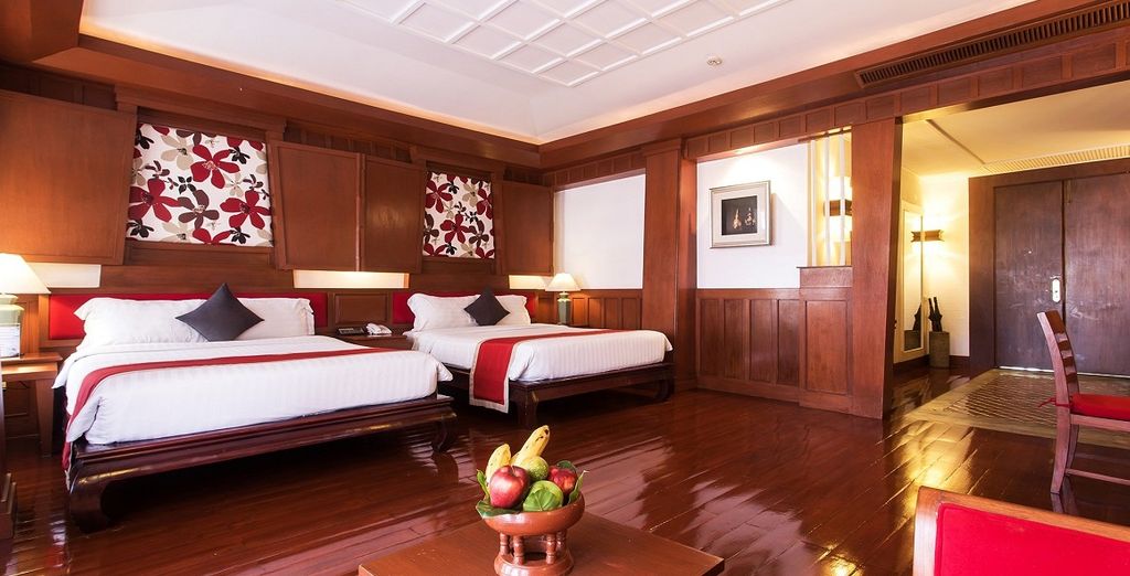 Maikhao Palm Beach Resort & Holiday Inn Resort Phi Phi Island & Samui Buri Beach Resort