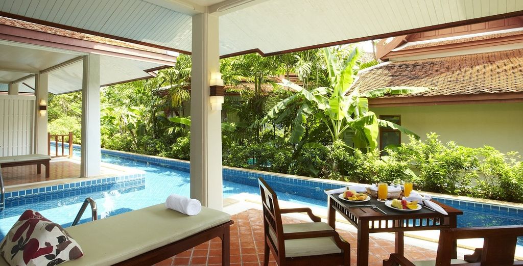Maikhao Palm Beach Resort & Holiday Inn Resort Phi Phi Island & Samui Buri Beach Resort