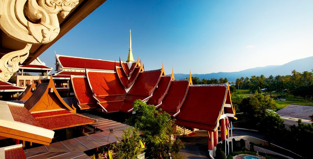 Maikhao Palm Beach Resort & Holiday Inn Resort Phi Phi Island & Samui Buri Beach Resort