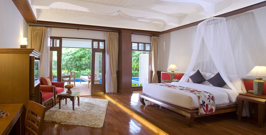 Maikhao Palm Beach Resort & Holiday Inn Resort Phi Phi Island & Samui Buri Beach Resort
