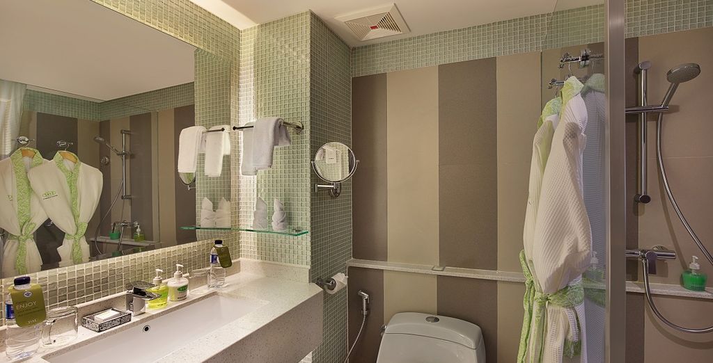 SenS Hotel Ubud & Spa 4* + Mahagiri Resort Nusa Lembongan 4* + Holiday Inn Resort Bali Benoa 5*