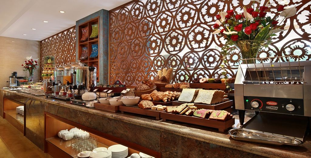 SenS Hotel Ubud & Spa 4* + Mahagiri Resort Nusa Lembongan 4* + Holiday Inn Resort Bali Benoa 5*