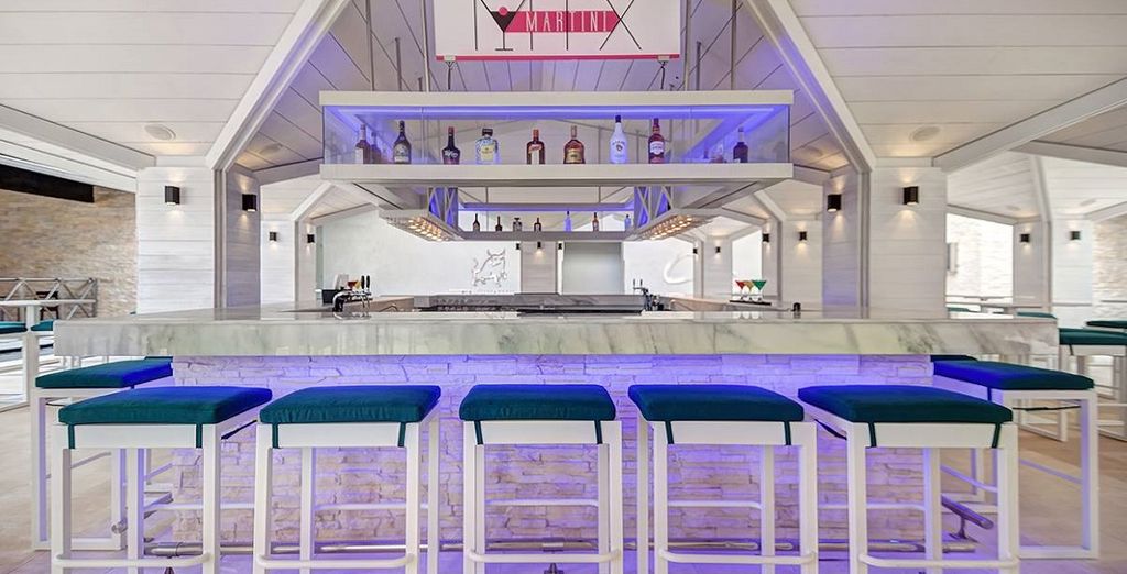 Nautilus South Beach, a SIXTY Hotel 5* + Royalton Blue Waters 5*