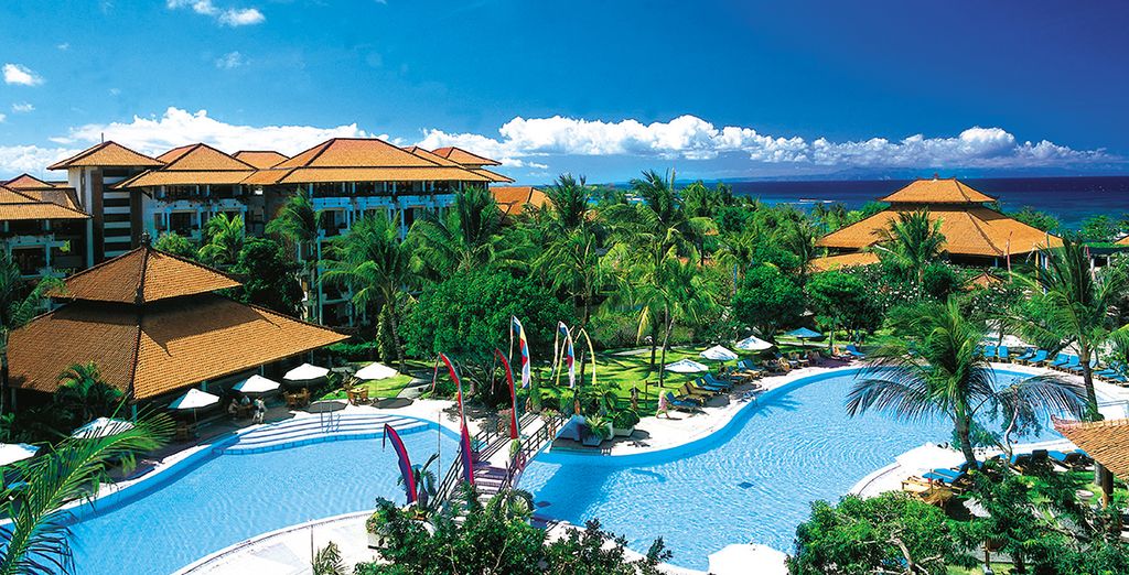 The Mansion Baliwood Resort Hotel and Spa 5* + Mahagiri Resort Nusa Lembongan 4* + Ayodya Resort Bali 5*