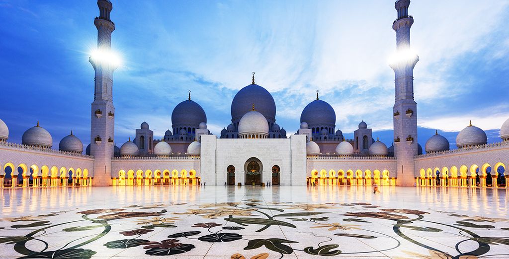 Doubletree by Hilton Hotel & Residence Al Barsha MOE 4* + Radisson Blu Yas Island 4*