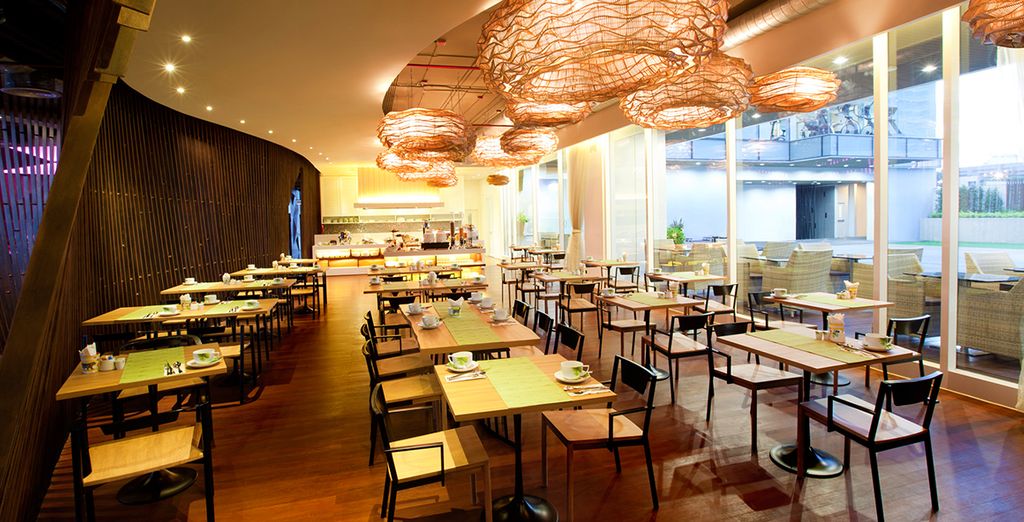 GLOW Pratunam Bangkok 4* + Krabi La Playa Resort 4*