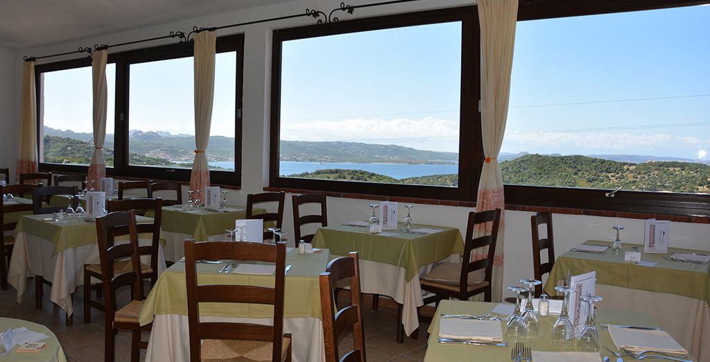 Hotel Li Graniti 4*