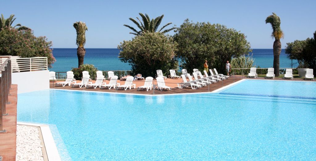 Free Beach Club 4*