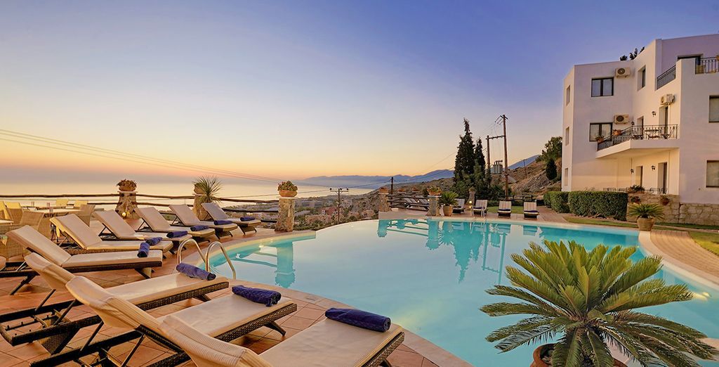 Creta Blue Boutique Hotel & Suites 4*