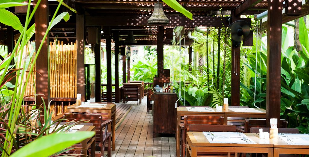 Center Point Chidlom 4* + Khao Lak Bhandari Resort & Spa 4*