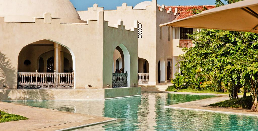 Swahili Beach Resort 5* + Safari