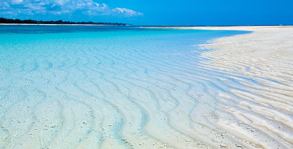 Swahili Beach Resort 5* + Safari