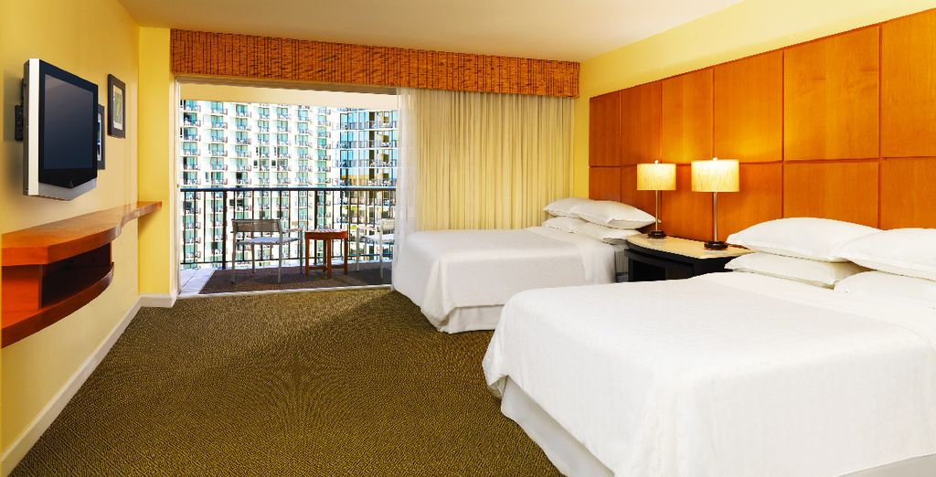 Luxe Sunset Boulevard Hotel 4* & Sheraton Waikiki Hotel 4*