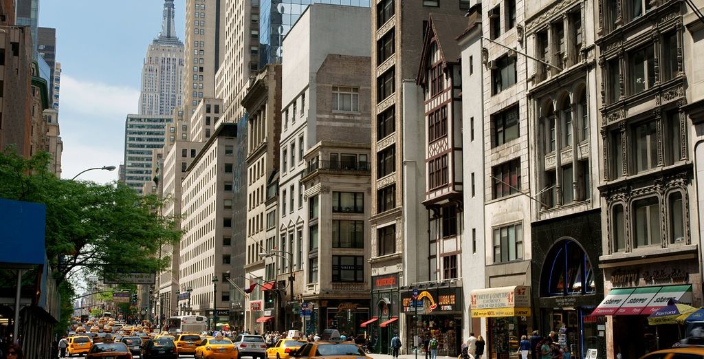 Holiday Inn Lower East Side 4*