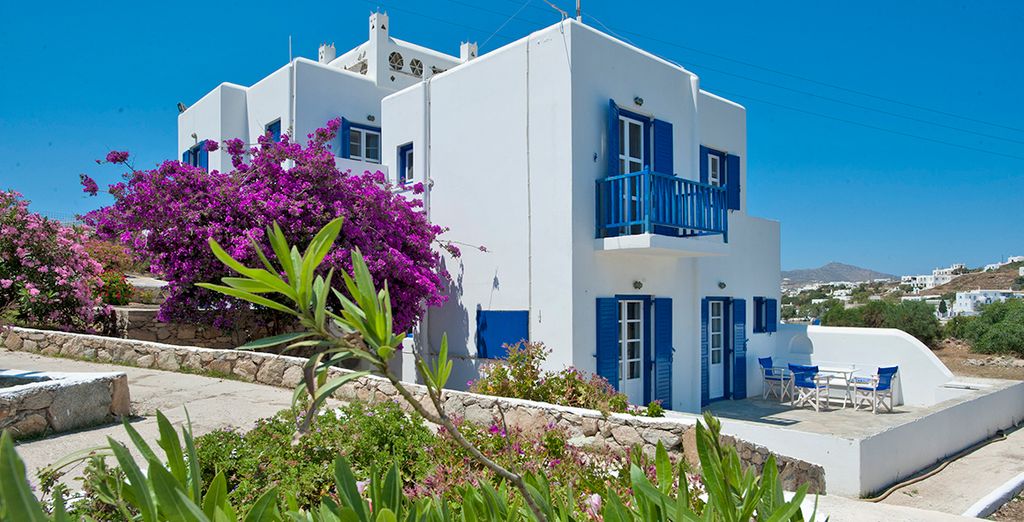 Club Gryparis Apartments