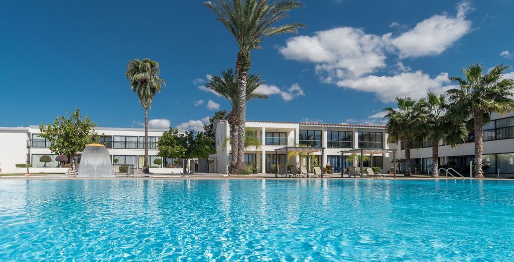 Royal Blue Resort & SPA 4*