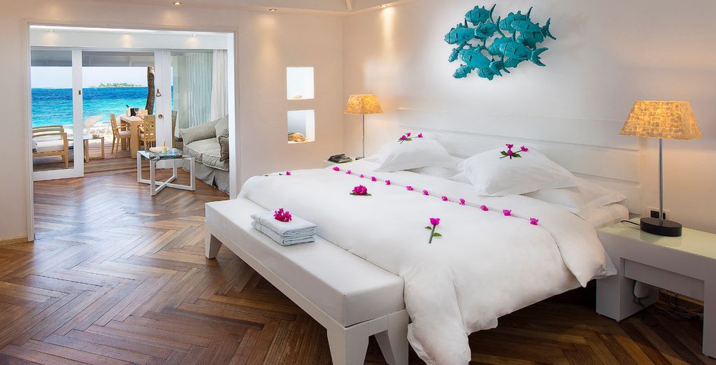 Diamonds Athuruga Beach and Water Villas 5*