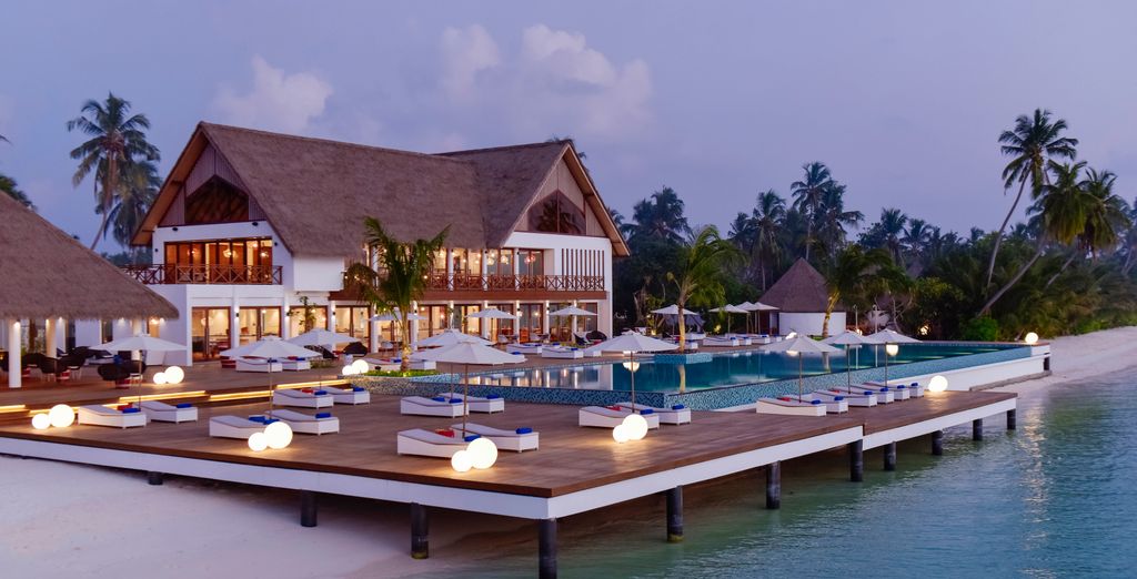 Mercure Maldives Kooddoo Resort 4*