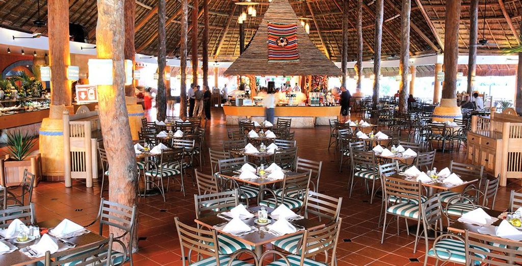 The Wyndham New Yorker 4* & Barcelo Maya Beach 5*