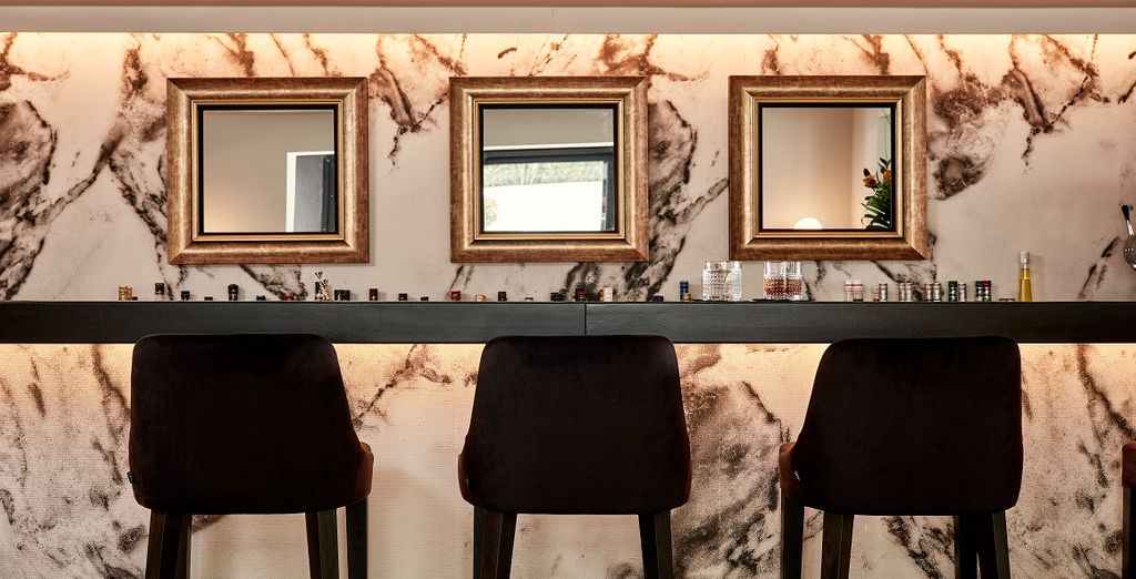 Azur Hotel 4*