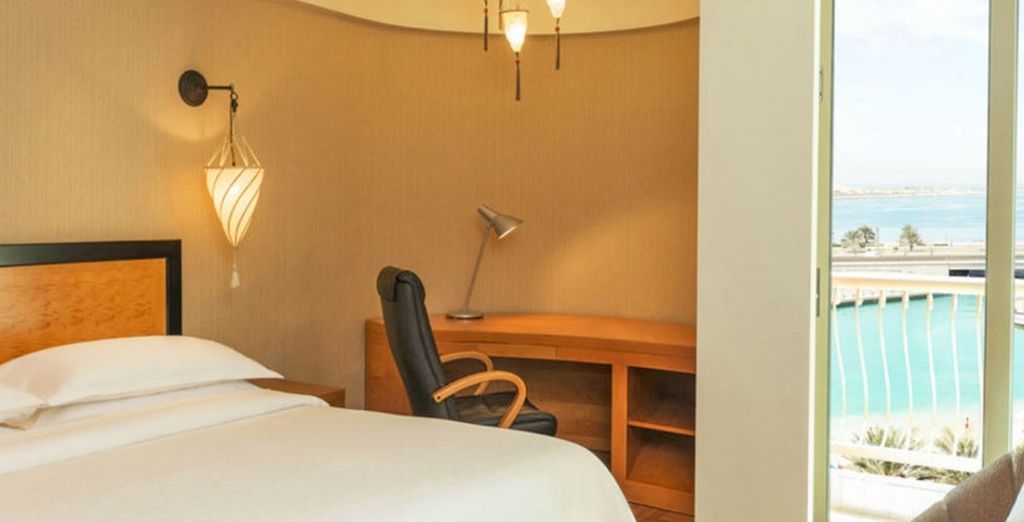 Pullman Dubai Jumeirah Lake Towers + Sheraton Abu Dhabi