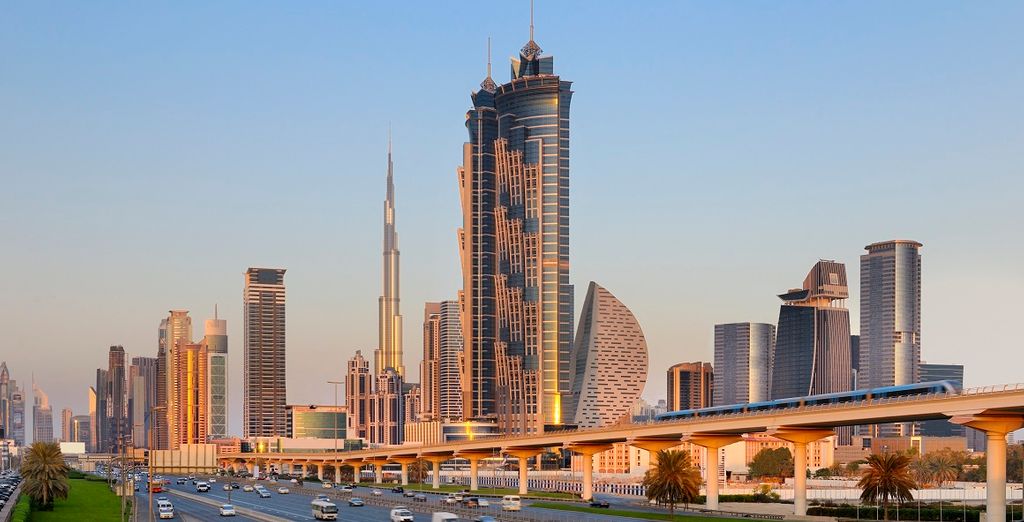 Lapita Dubai Parks & Resorts 4* + Dubai Parks + JW Marriott Marquis Dubai Hotel 5*