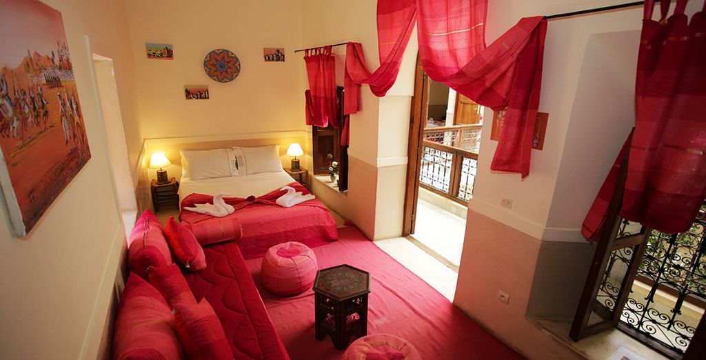 Riad White Flowers