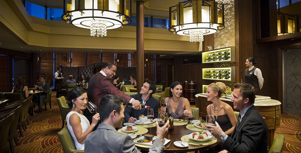 Soggiorno ad Abu Dhabi in 4* e Crociera nel Mar Arabico e in India a bordo di Celebrity Constellation