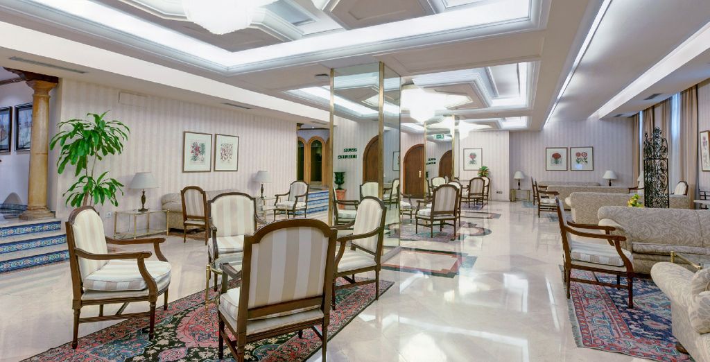 Tryp Macarena 4*