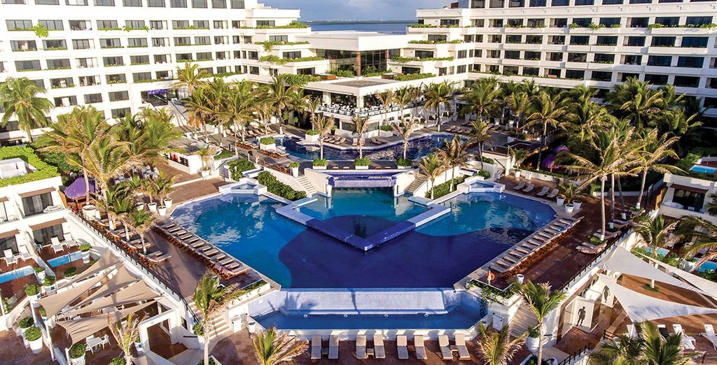 Fairfield Inn & Suites by Marriott Central Park + Now Emerald Cancun 5*