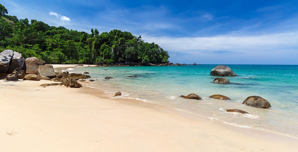 Samui Buri Beach Resort 4* + Devasom Khao Lak Beach Resort & Villas 5*