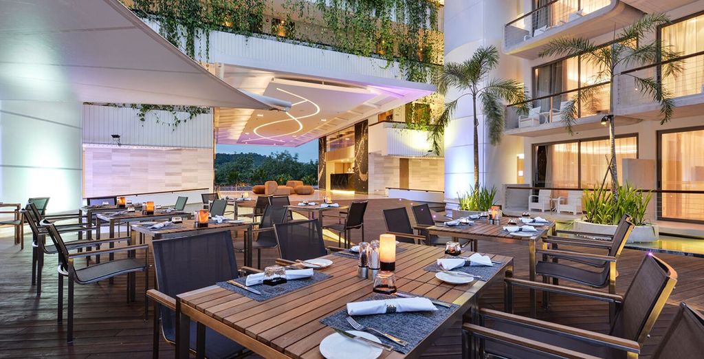 Amara Bangkok Hotel 5* & Dream Phuket Hotel 5*