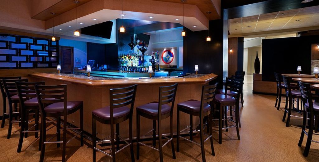 Hilton Orlando Lake Buena Vista 4* + The Clinton South Beach 4*
