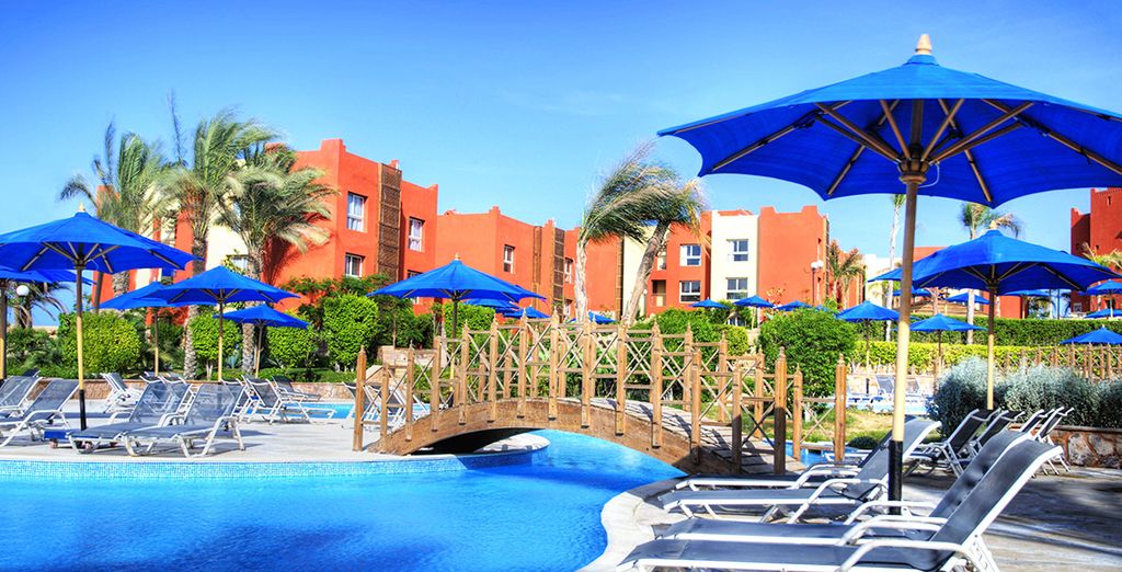 Aurora Oriental Bay Resort 4*